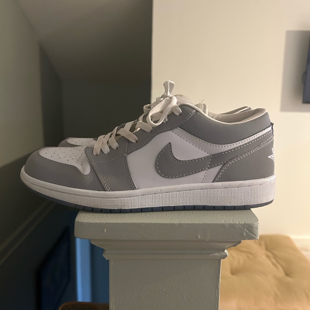 Jordan 1 Low Wolf Gray size 10.5